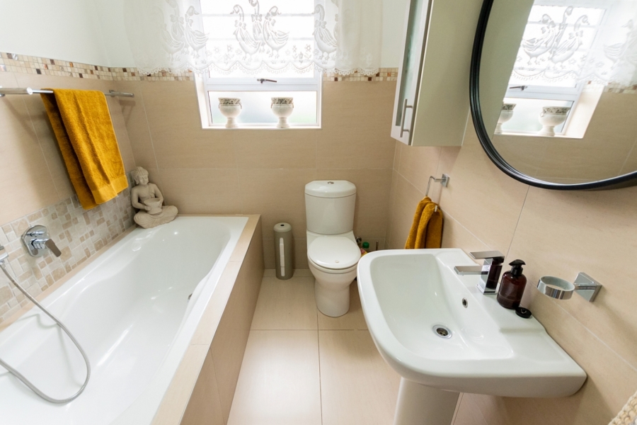 4 Bedroom Property for Sale in Country Club Western Cape